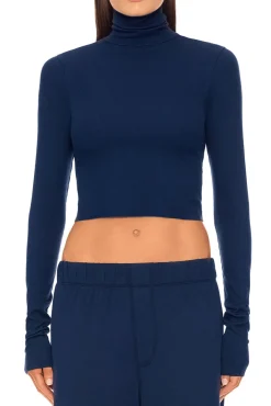 CROPPED FITTED TURTLENECK TOP