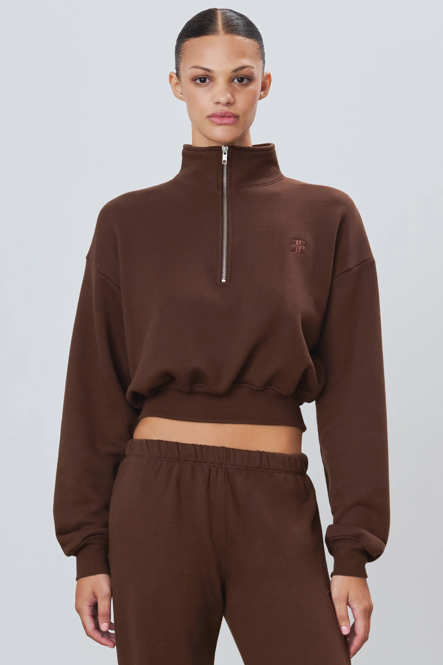 CROPPED HALF-ZIP SWEATSHIRT