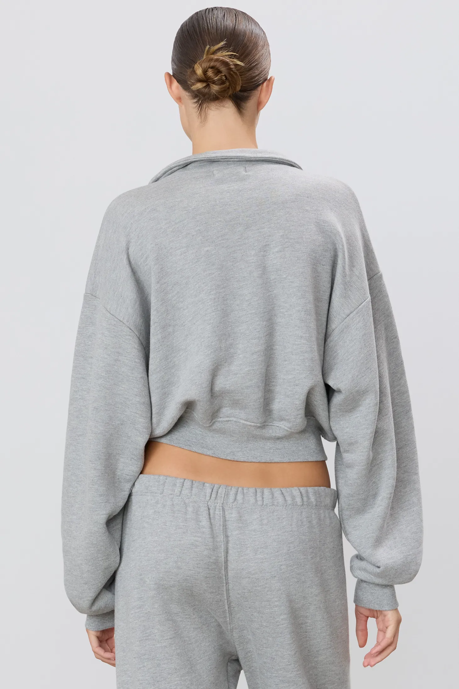 CROPPED HALF-ZIP SWEATSHIRT