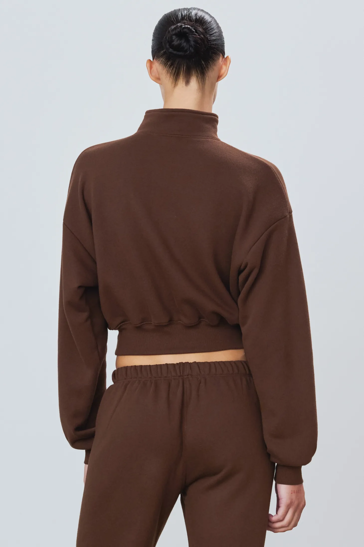 CROPPED HALF-ZIP SWEATSHIRT