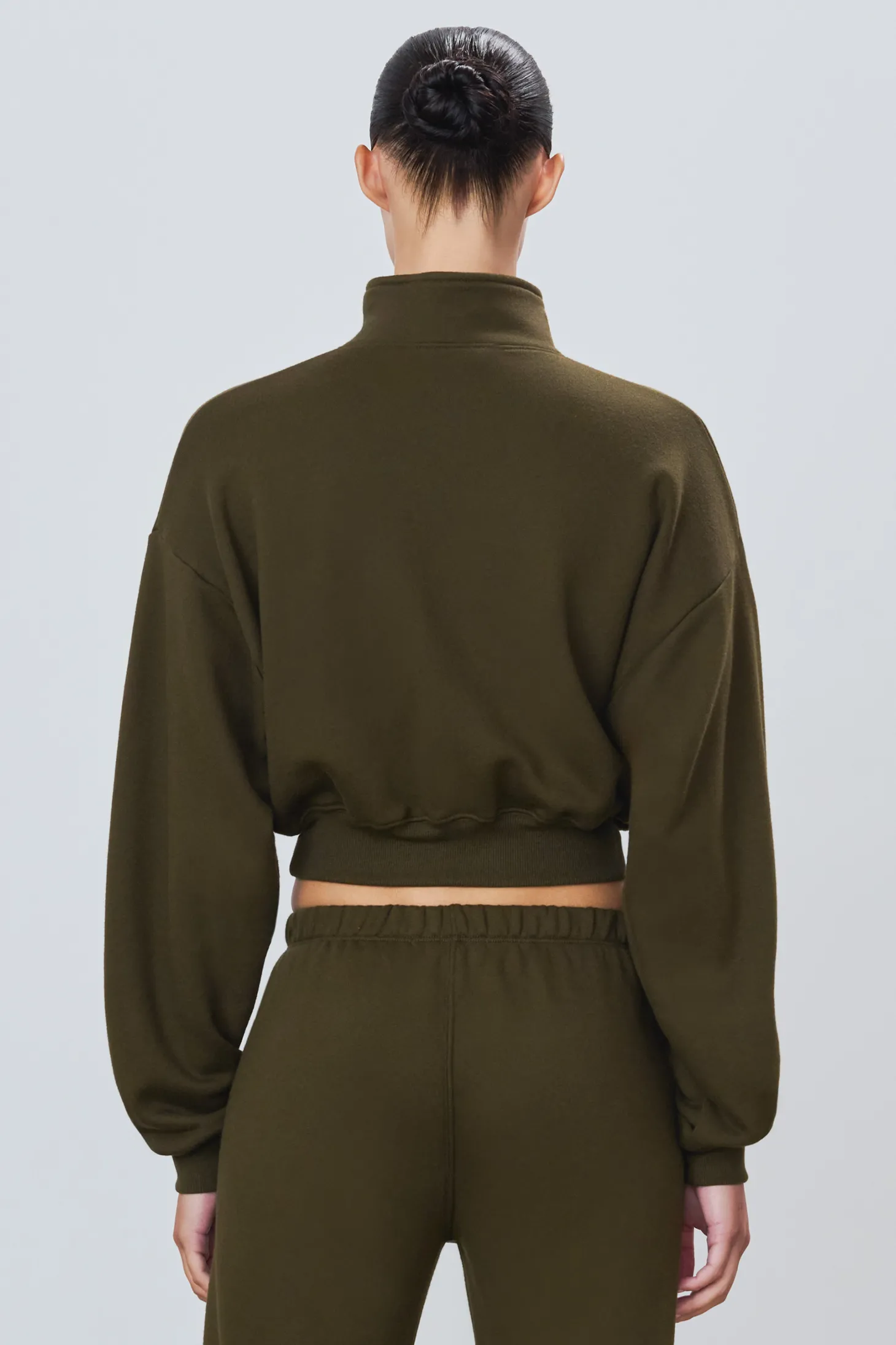 CROPPED HALF-ZIP SWEATSHIRT