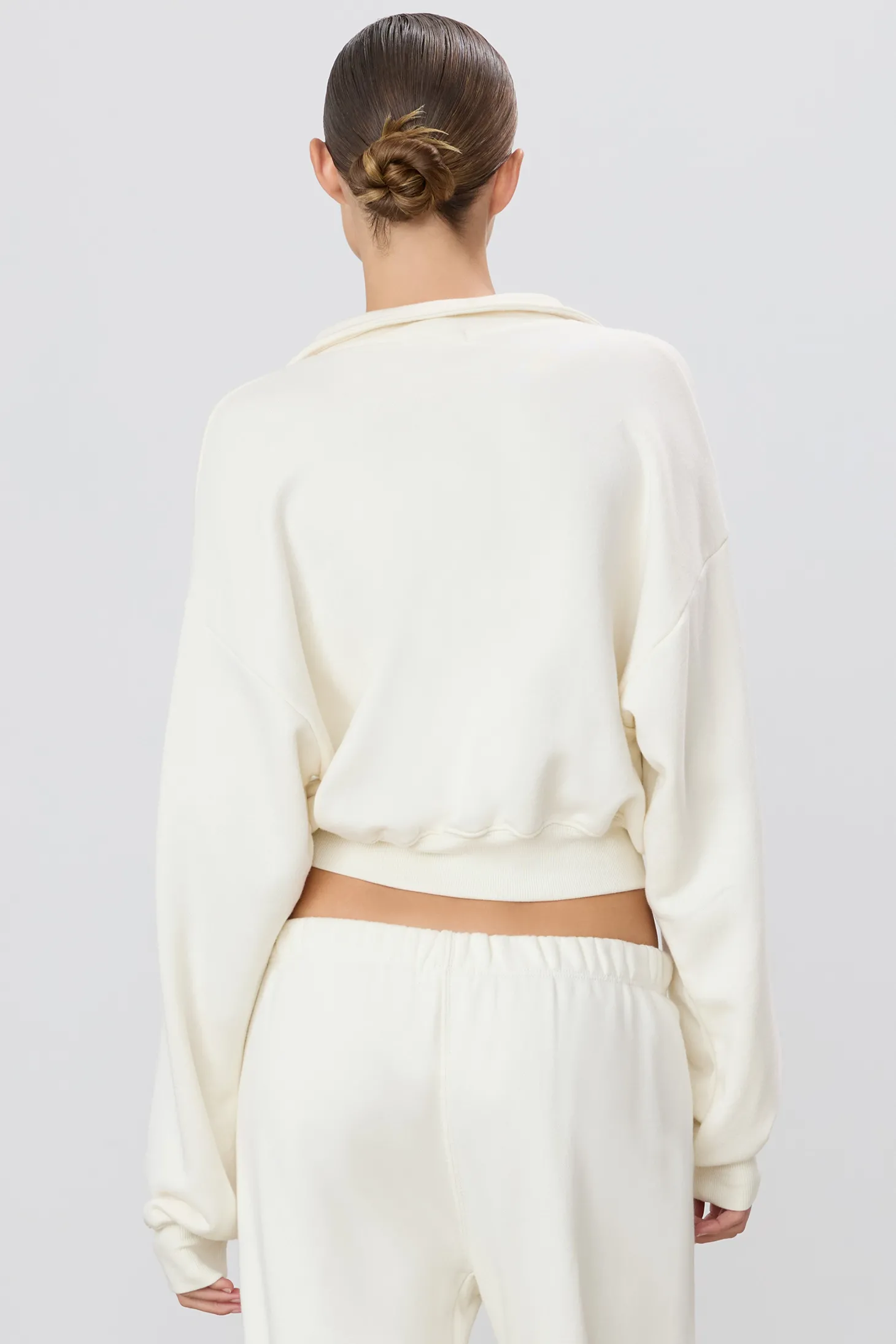 CROPPED HALF-ZIP SWEATSHIRT