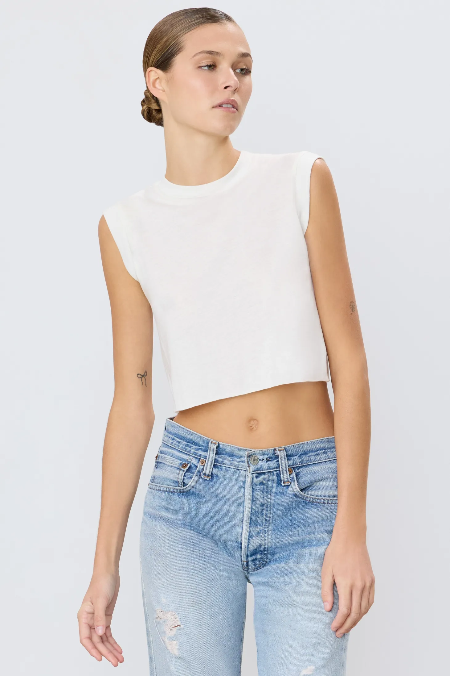 CROPPED MUSCLE TANK