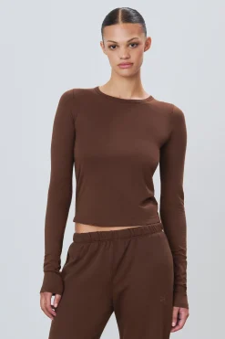 FITTED CREWNECK LONG SLEEVE T-SHIRT