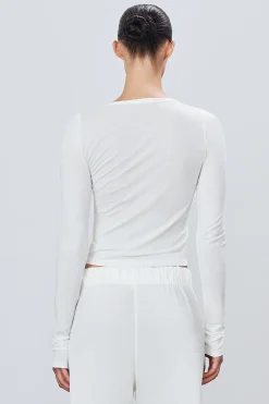 FITTED CREWNECK LONG SLEEVE T-SHIRT