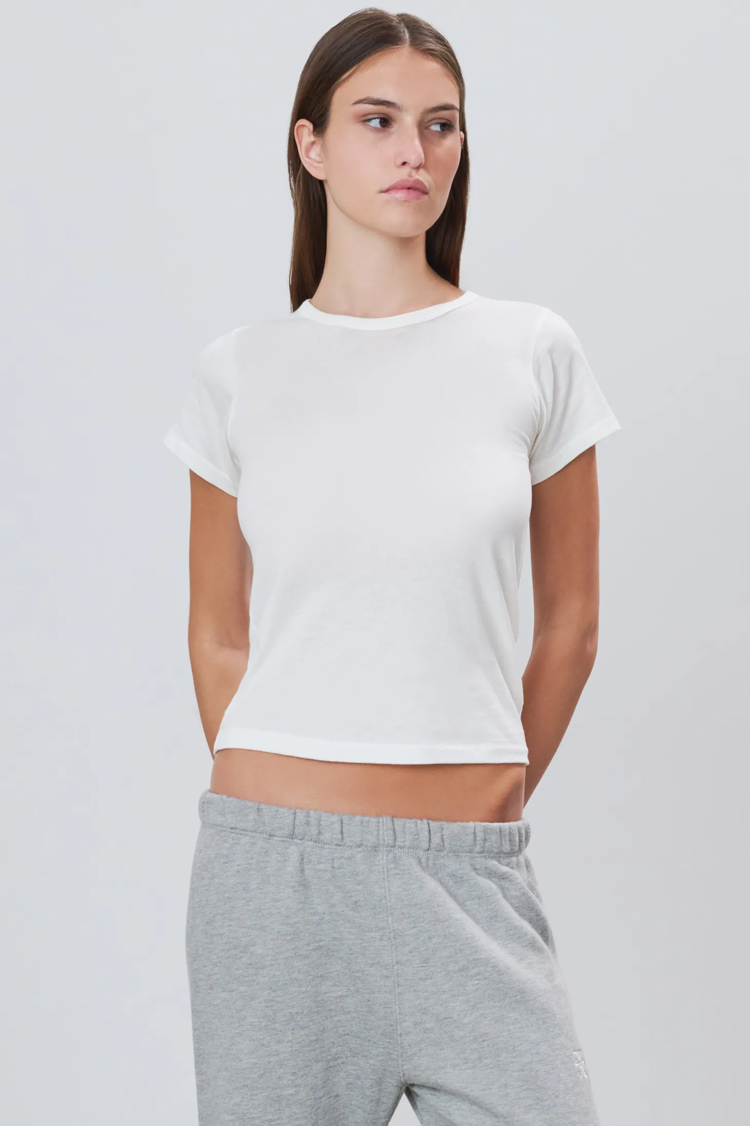 FITTED CREWNECK SHORT SLEEVE T-SHIRT