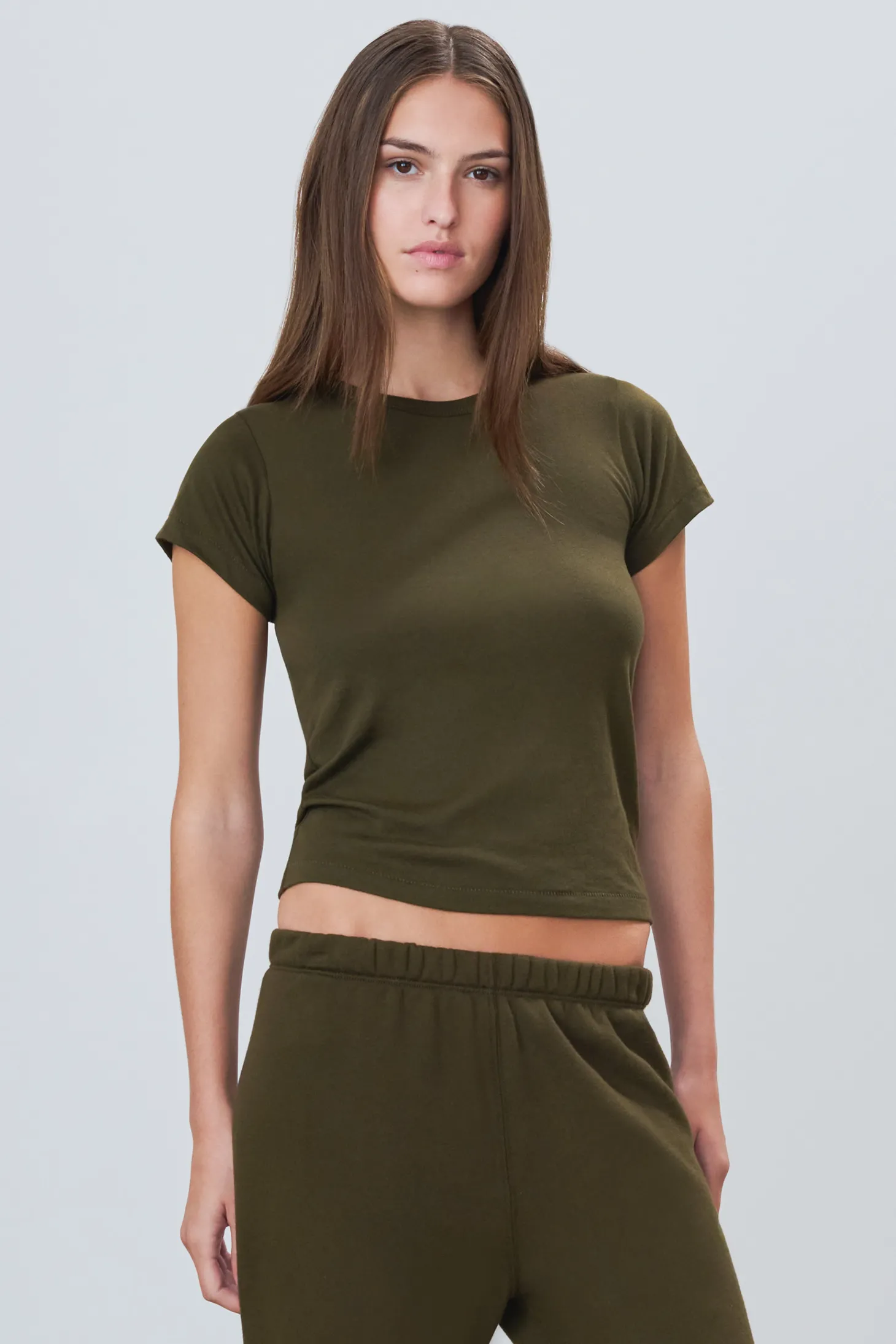 FITTED CREWNECK SHORT SLEEVE T-SHIRT