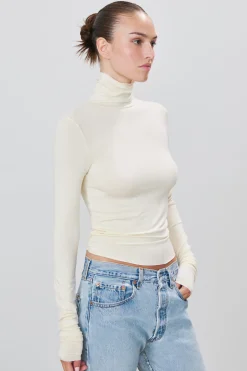 FITTED TURTLENECK TOP