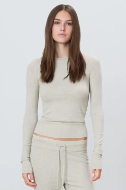 LONG SLEEVE FITTED TOP