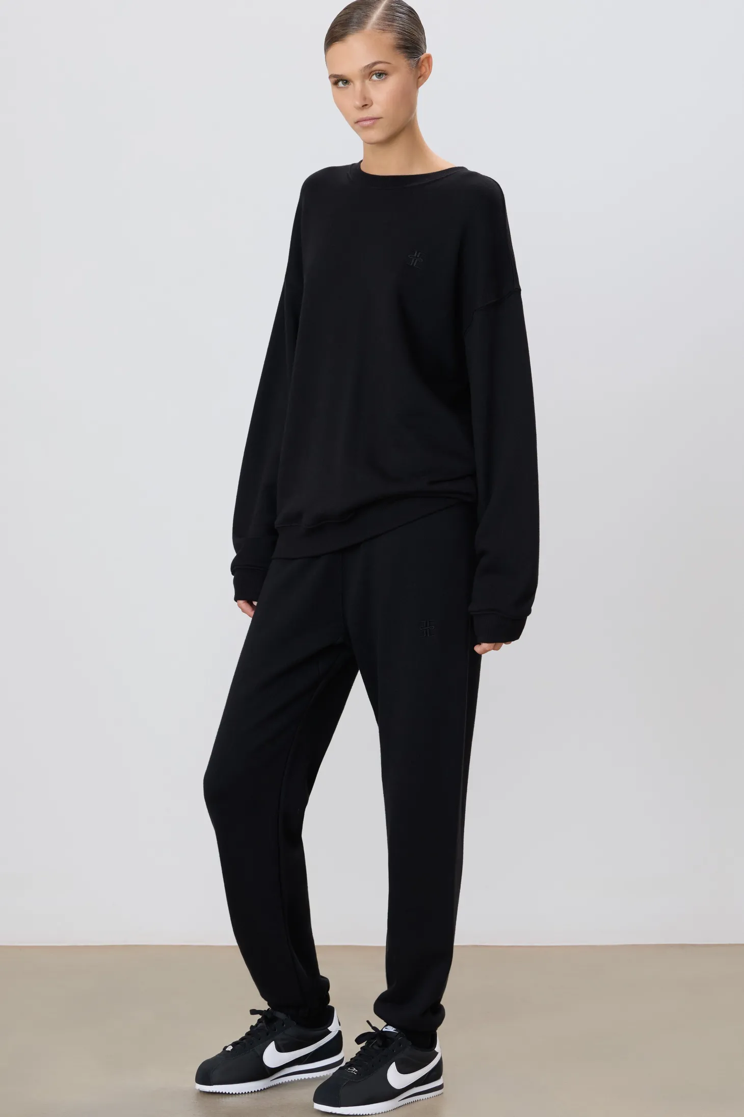 OVERSIZED CREWNECK SWEATSHIRT