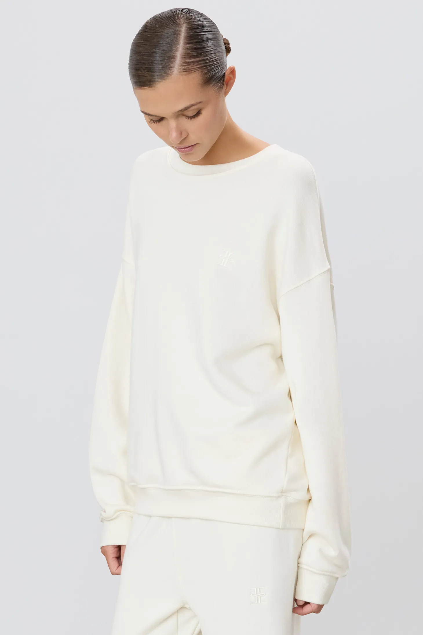 OVERSIZED CREWNECK SWEATSHIRT