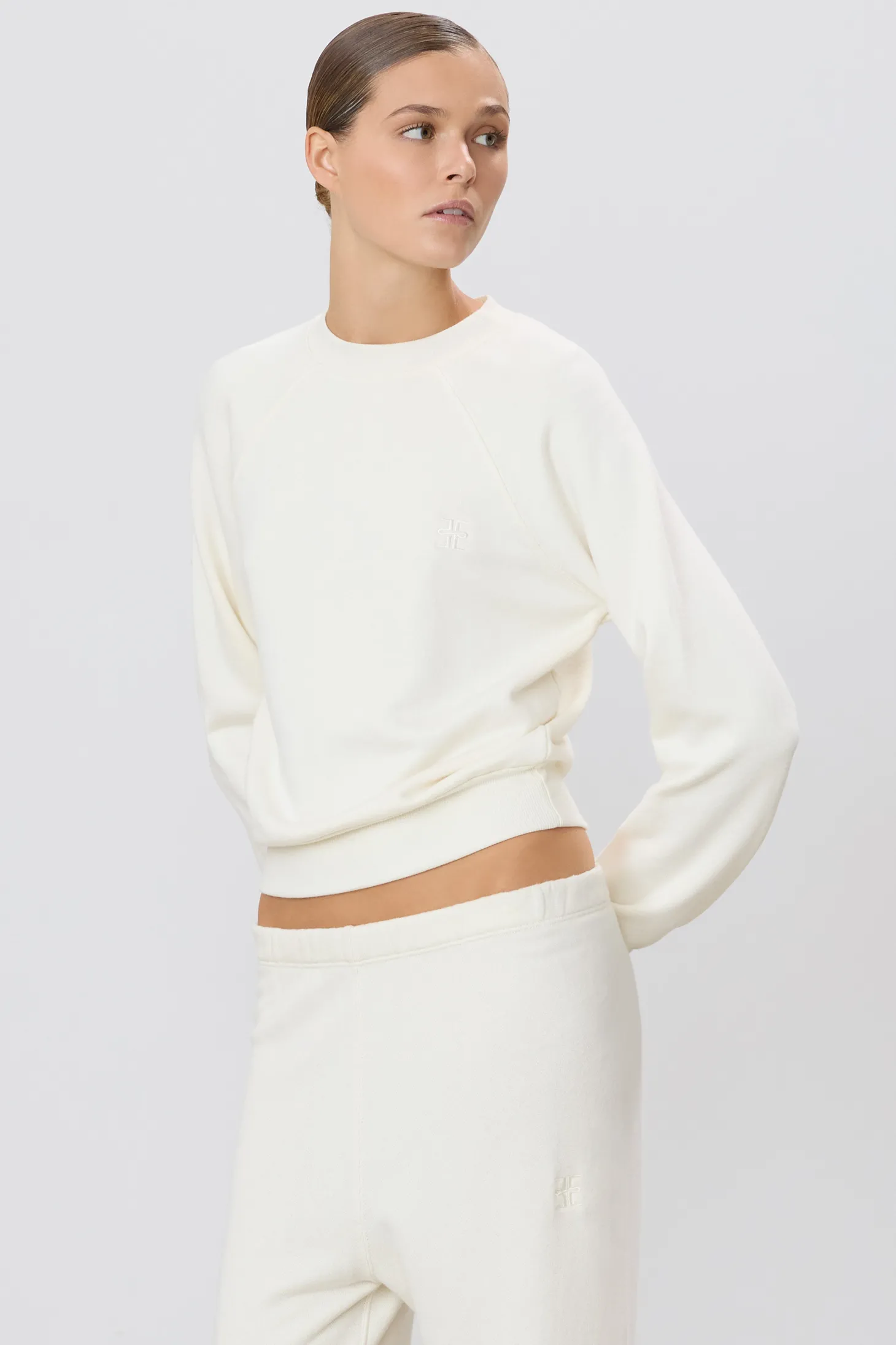 SHRUNKEN RAGLAN SWEATSHIRT