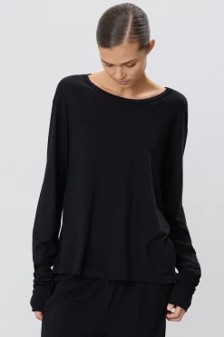 The Long Sleeve Boyfriend Tee by ÉTERNE