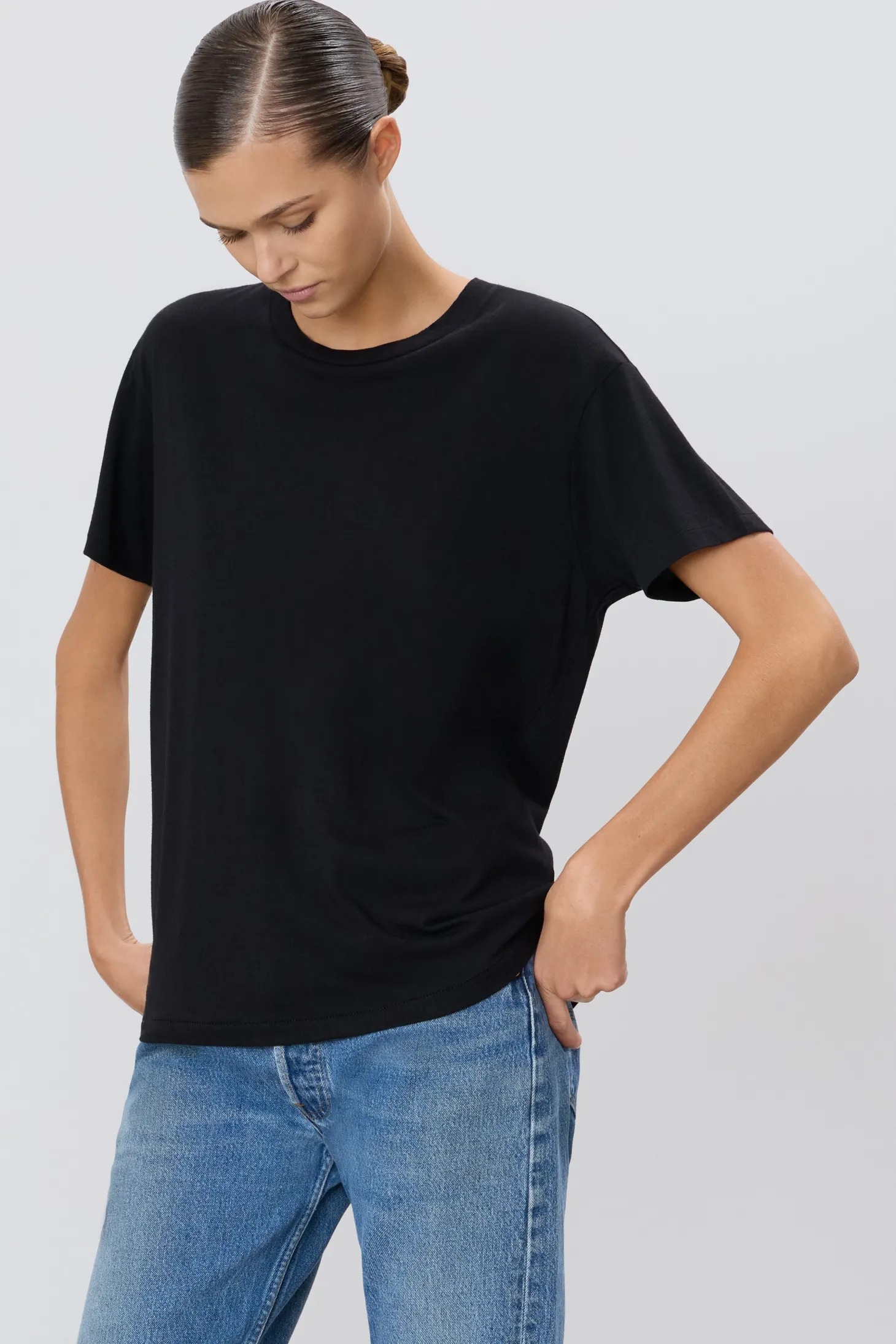 The Short Sleeve Boyfriend Tee by ÉTERNE